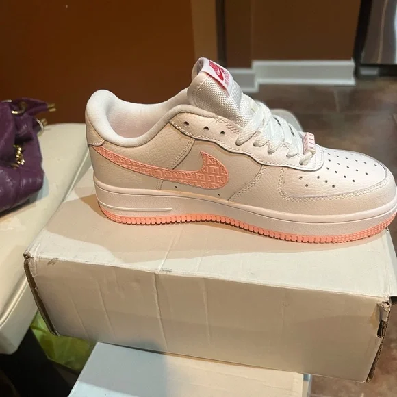 Nike Air Force 1.. Pink and White.. - Picture 2 of 6
